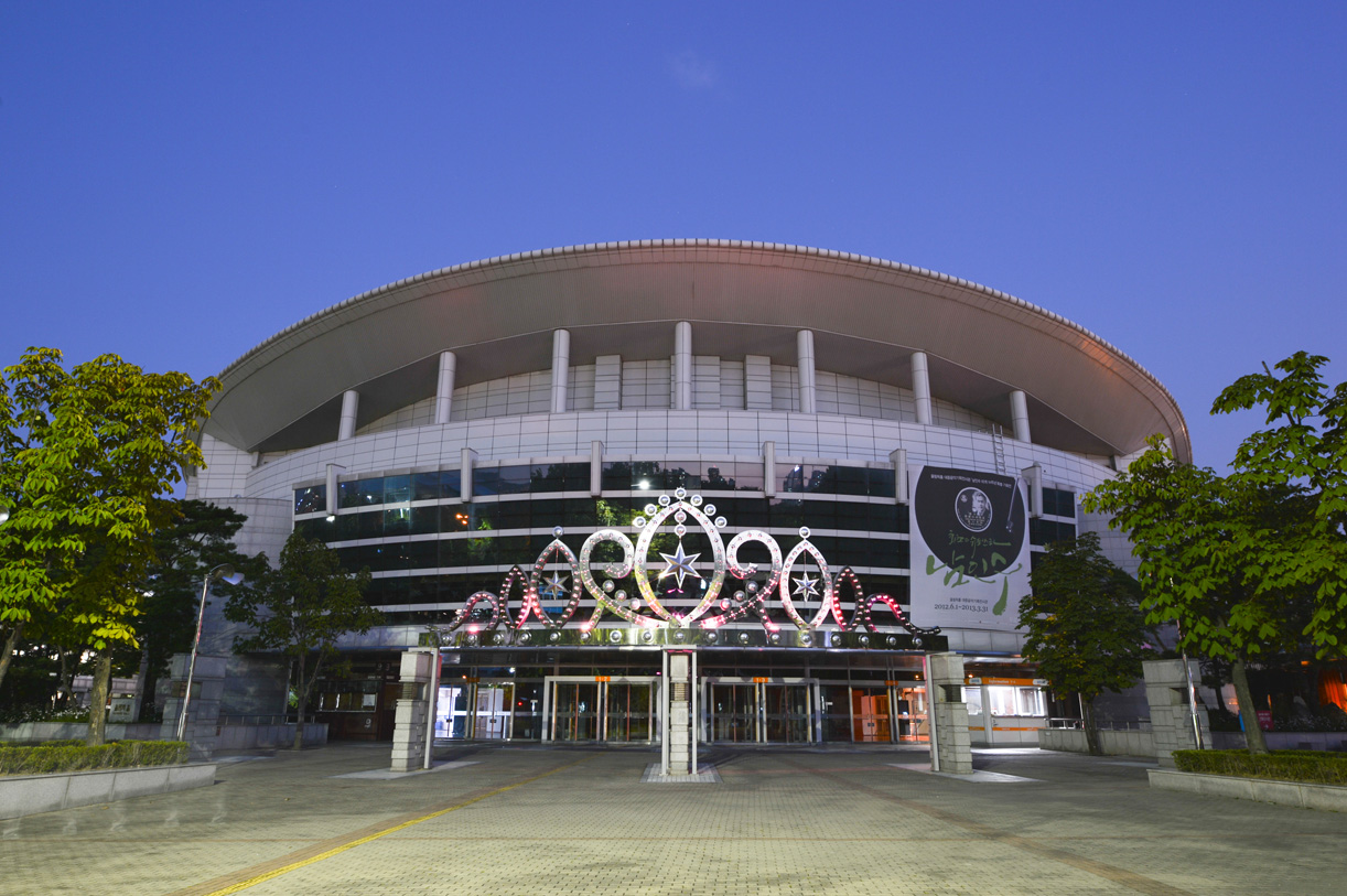 オリンピック公園オリンピックホール Gtツアー 会場案内